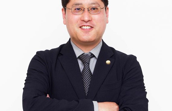 弁護士　山本 哲平